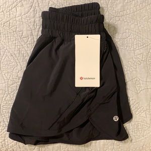 NWT lululemon Track That MR Short 5”